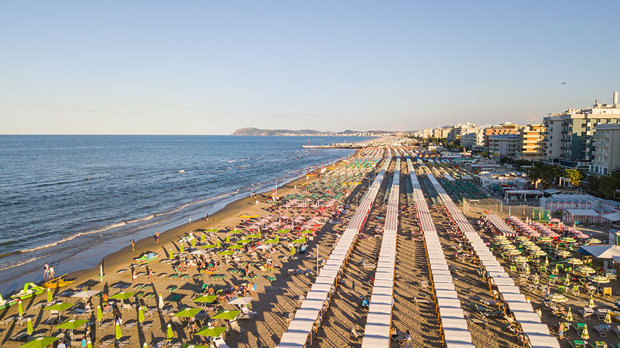 Spiaggia riccione Riccione allunga la stagione balneare fino al 25 ottobre